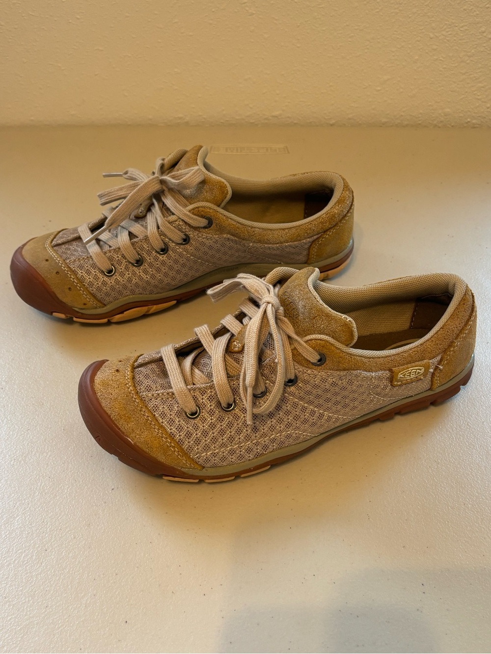 Keen Women's Beige/Tan Lace-Up Sneakers - Picture 2 of 6